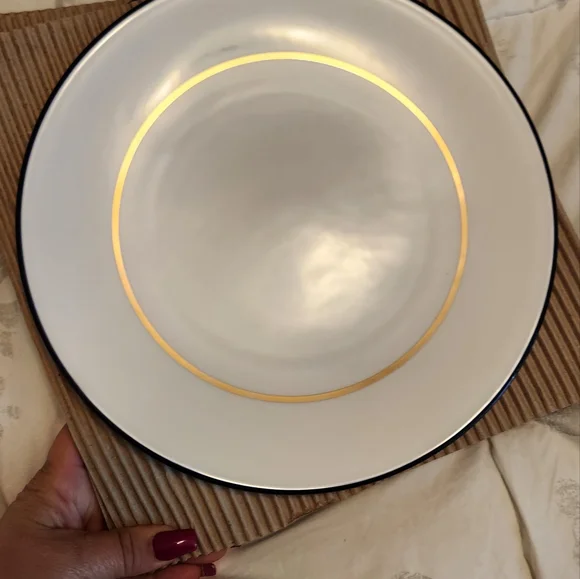 NIB Kate Spade Lenox Make It Pop 4pc Black And Gold Plates